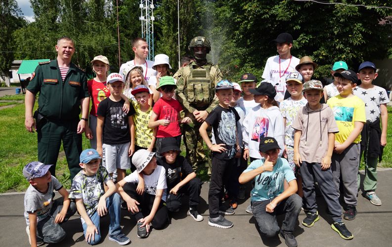 Акция «Каникулы с Росгвардией» продолжается в Центральном округе
