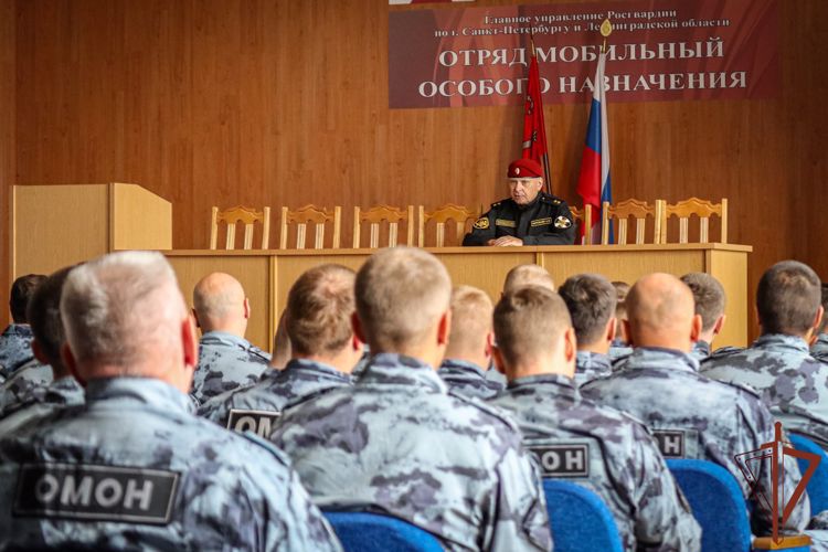 Командующий СЗО Росгвардии проверил готовность сил и средств к проведению массовых мероприятий в Санкт-Петербурге