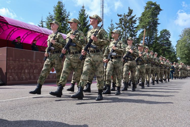 Командующий СЗО Росгвардии поздравил с принятием Военной присяги военнослужащих по призыву