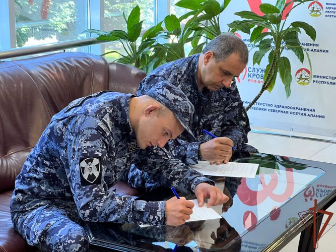 Росгвардейцы сдали кровь на лечение жительницы Северной Осетии