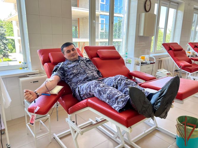 Росгвардейцы сдали кровь на лечение жительницы Северной Осетии