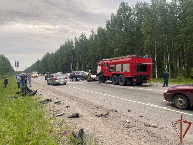Бойцы ОМОН Росгвардии оказали медпомощь пострадавшему в ДТП жителю Югры