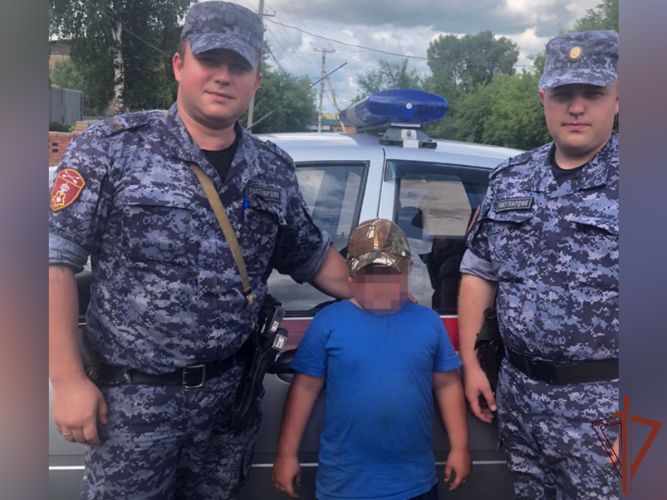 Пропавшего ребенка разыскали росгвардейцы в Красноярском крае 