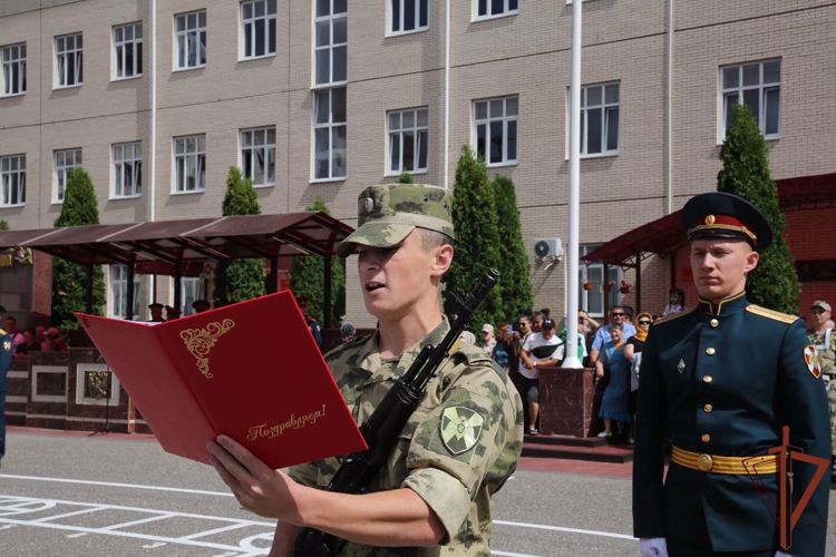Более ста новобранцев Северо-Кавказского округа Росгвардии присягнули на верность Отечеству в Пятигорске