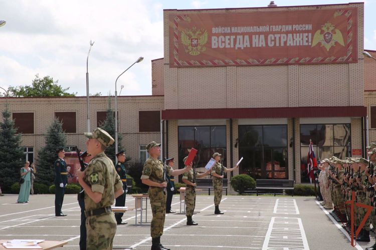 Более ста новобранцев Северо-Кавказского округа Росгвардии присягнули на верность Отечеству в Пятигорске