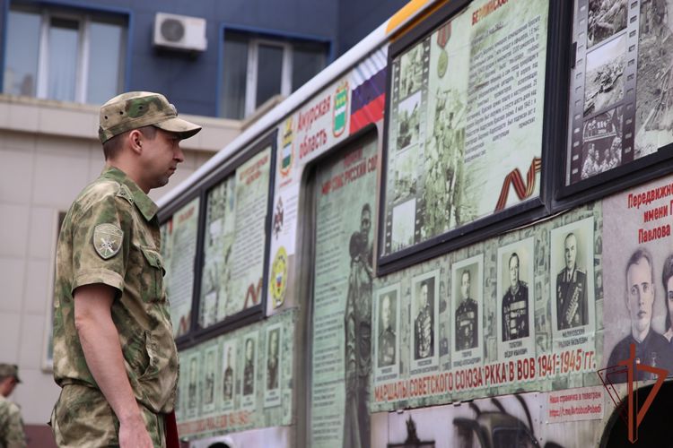 «Автобус Победы» встретили росгвардейцы в Челябинске 