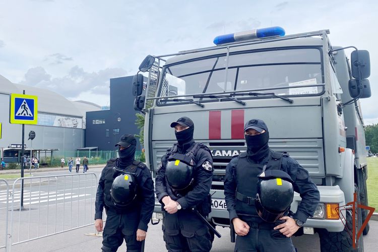Росгвардия обеспечила правопорядок во время проведения футбольного матча в Санкт-Петербурге