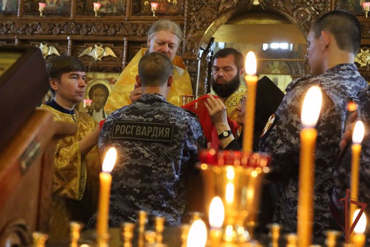 В Приволжском округе Росгвардии прошли мероприятия, посвященные Дню памяти Святого князя Владимира