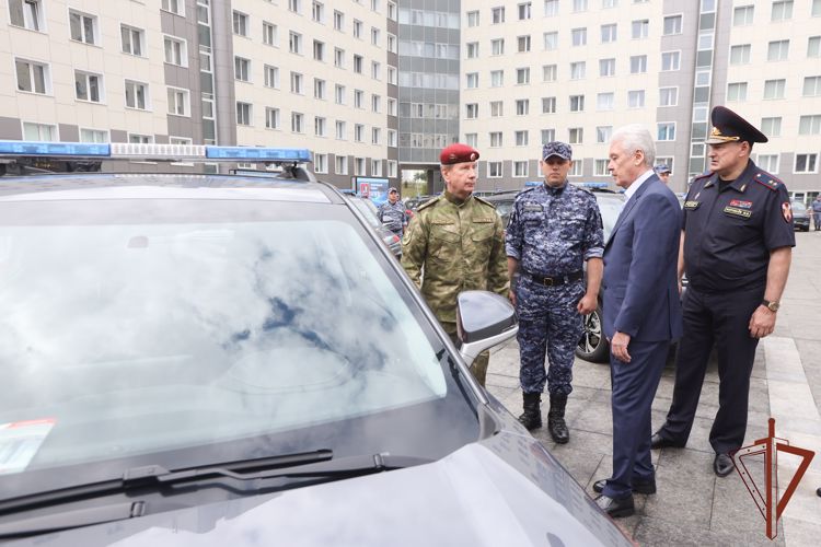 Столичные росгвардейцы получили 100 новых автомобилей «Москвич-3»