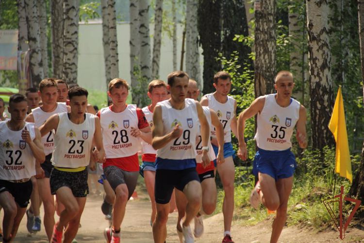Сильнейшие легкоатлеты Росгвардии вышли на старт чемпионата войск в Екатеринбурге (видео)