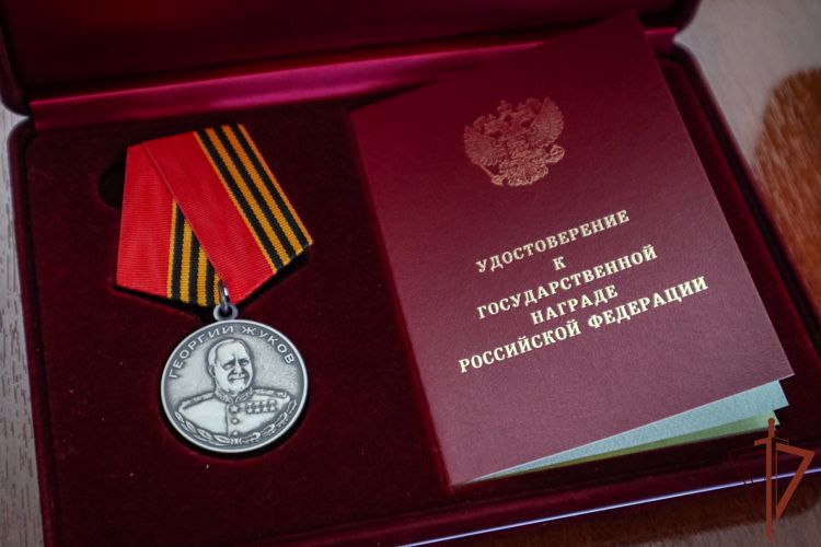 В Санкт-Петербурге командующий СЗО Росгвардии  наградил росгвардейцев - участников СВО
