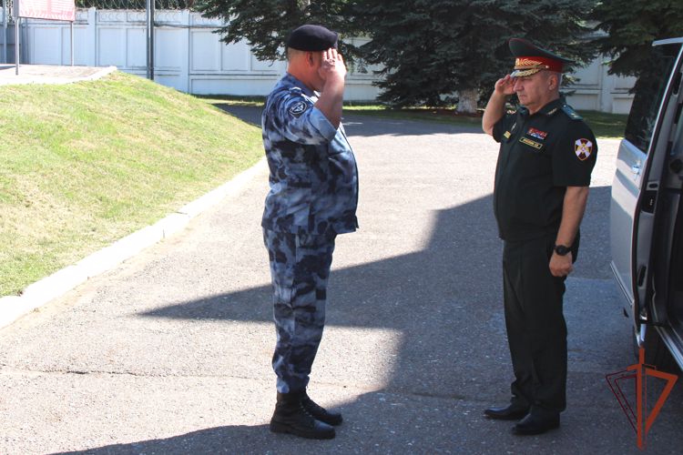 Командующий Приволжским округом Росгвардии проинспектировал подразделения ведомства в Республике Башкортостан (видео)