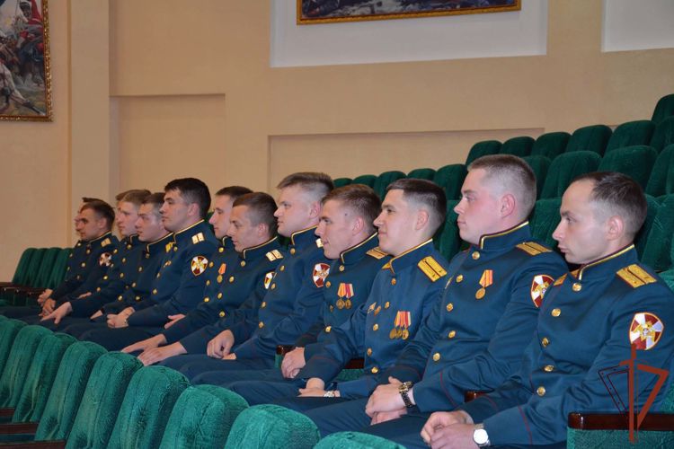 Командующий округом встретился с офицерами-выпускниками, прибывшими для прохождения службы на Северный Кавказ