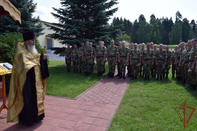В Приволжском округе Росгвардии прошли мероприятия, посвященные Дню памяти Святого князя Владимира