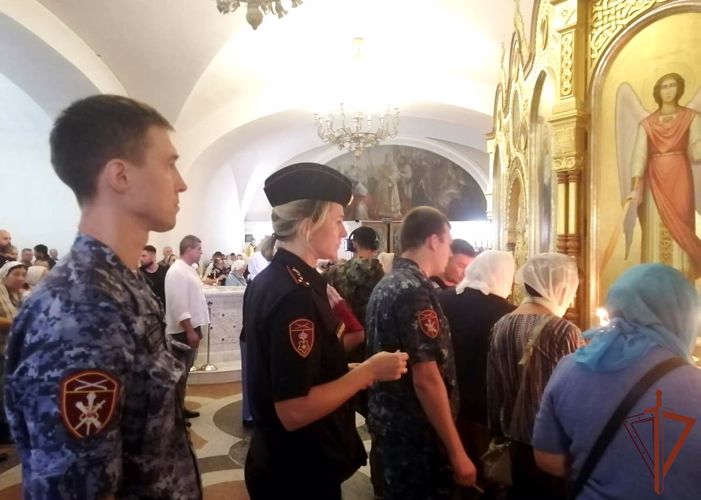 Представители Росгвардии на Юге России в День Крещения Руси приняли участие в богослужениях (видео)