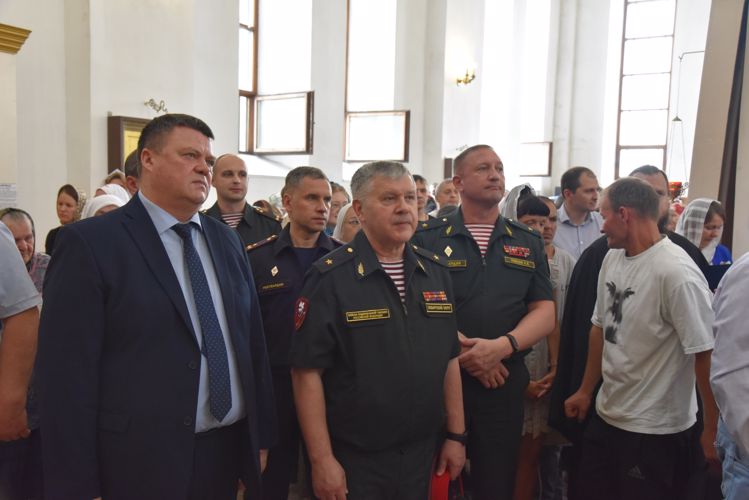 Командование Сибирского округа Росгвардии приняло участие в богослужении по случаю празднования Дня Крещения Руси