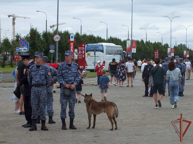 Росгвардия приняла участие в охране общественного порядка матча Суперкубка России по футболу в Казани