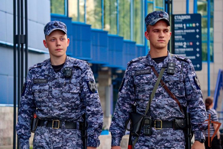 Росгвардейцы обеспечили безопасность массовых мероприятий в Санкт-Петербурге