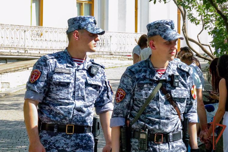 Росгвардейцы обеспечили безопасность спортивного и культурного мероприятия в Санкт-Петербурге