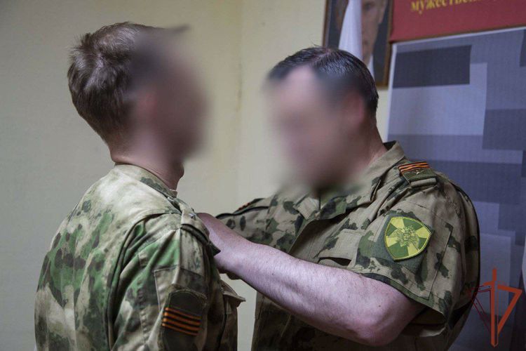 В ДНР росгвардейцам — участникам СВО вручены медали «За боевое отличие»
