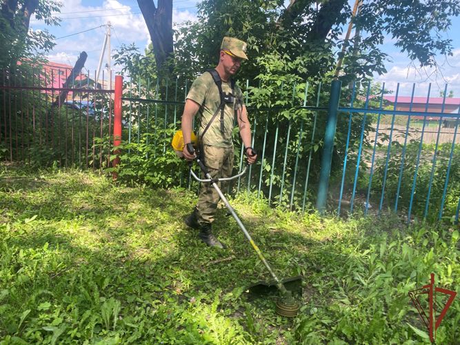 Росгвардейцы в Томске навестили подшефный детский дом
