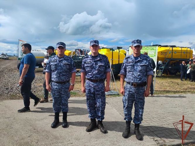 Росгвардия обеспечила безопасность межрегионального агрофорума в Алтайском крае