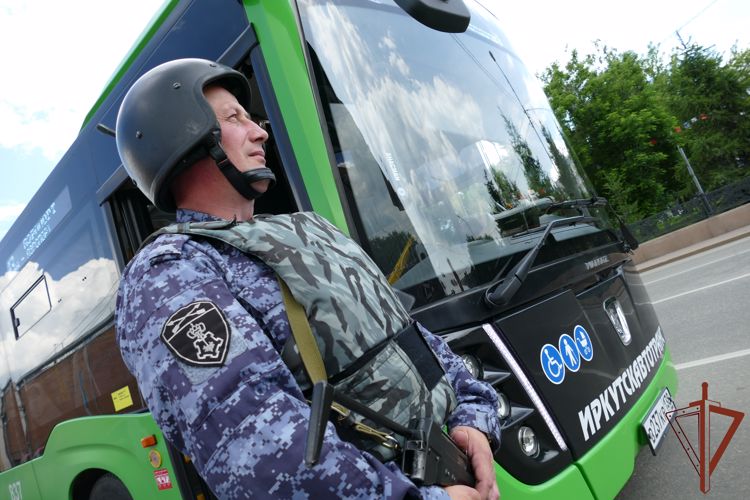 Росгвардия взяла под охрану общественный транспорт в Иркутске