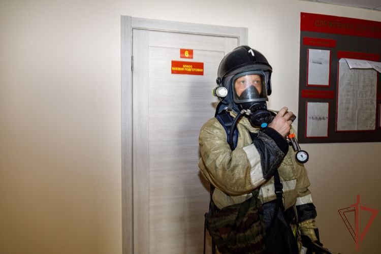 Совместные учения Росгвардии и МЧС прошли в Хабаровске (видео)