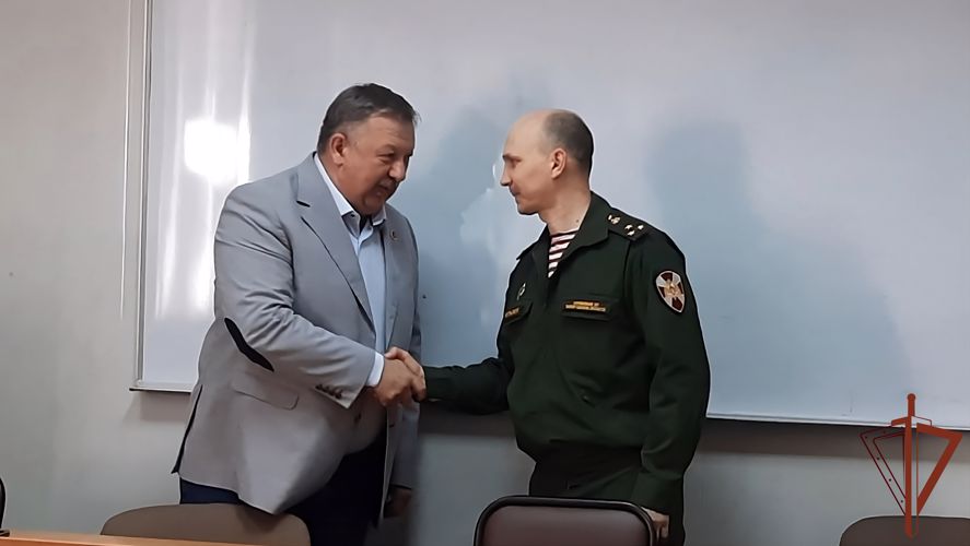 Жители Вологды передали дополнительное снаряжение росгвардейцам-участникам спецоперации