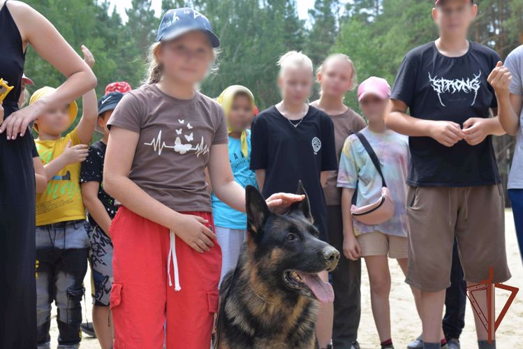 Более 200 школьников из ЛНР участвуют в проекте «Каникулы с Росгвардией» в Зауралье