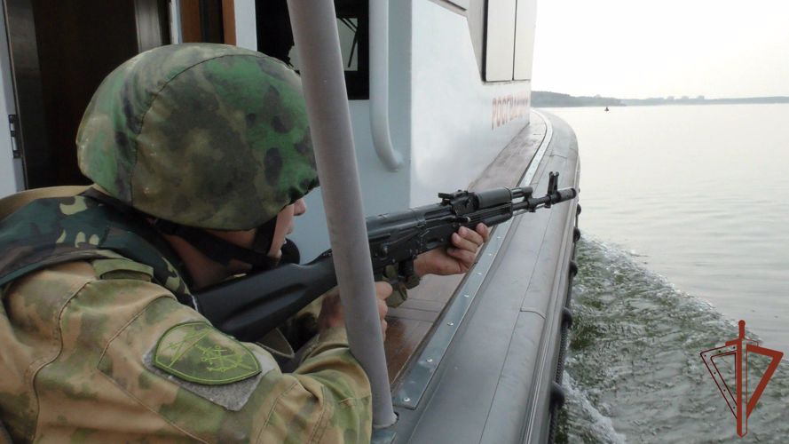 В Уральском округе Росгвардии прошел рейдовый сбор с дивизионом сторожевых катеров (видео)