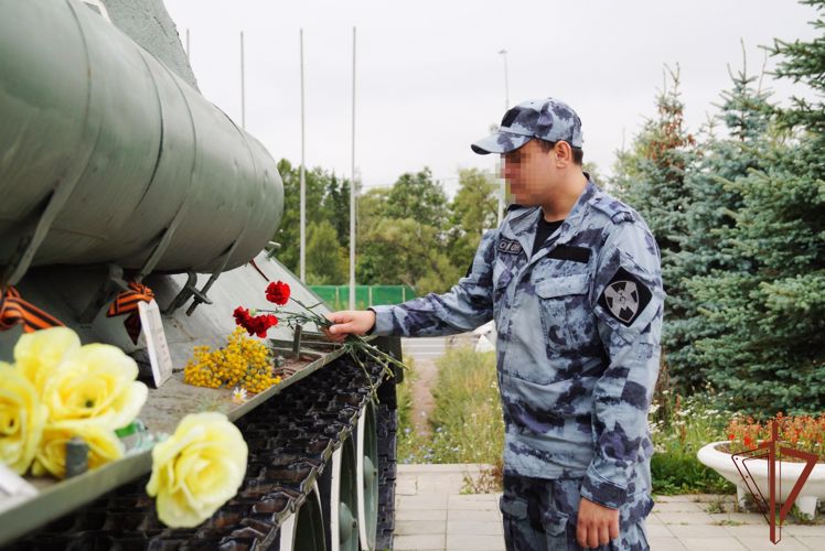Сотрудники ОМОН «Бастион»  в Пулково провели посвящённое 80-летию разгрома немецко-фашистских войск в Курской битве мероприятие
