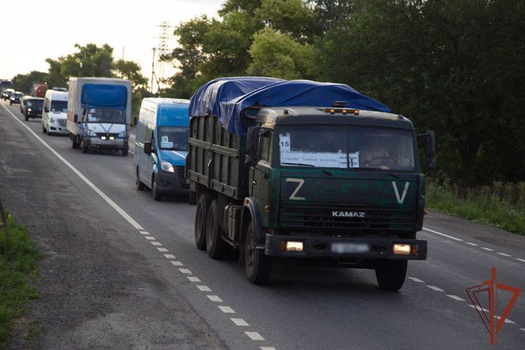 Росгвардейцы обеспечили безопасную доставку гуманитарной помощи жителям Донбасса