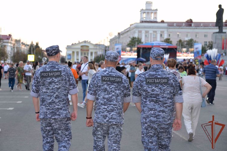 Росгвардейцы обеспечили безопасность мероприятий на Урале (видео)