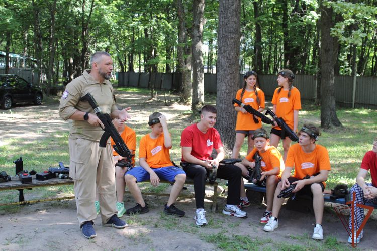 Росгвардия участвует в акции «Каникулы с Росгвардией» в Саратове