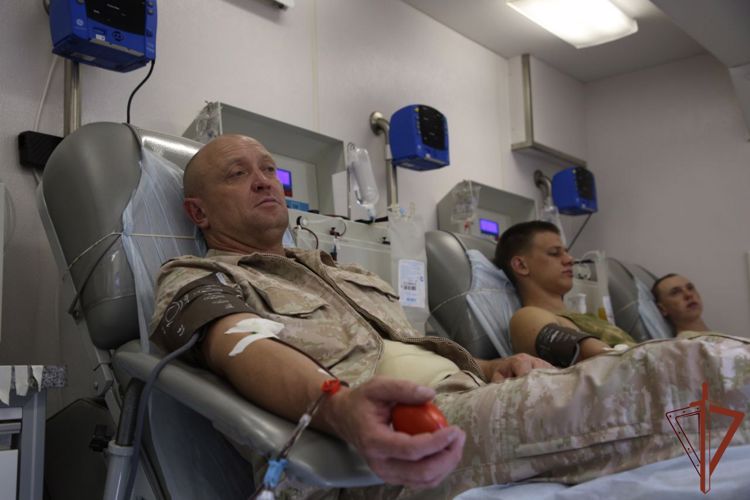 Больше 10 литров плазмы крови сдали росгвардейцы для нужд медучреждений Пятигорска