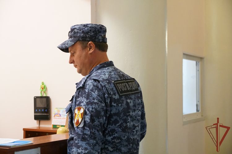 Росгвардия проверяет защищенность объектов образования в Карелии