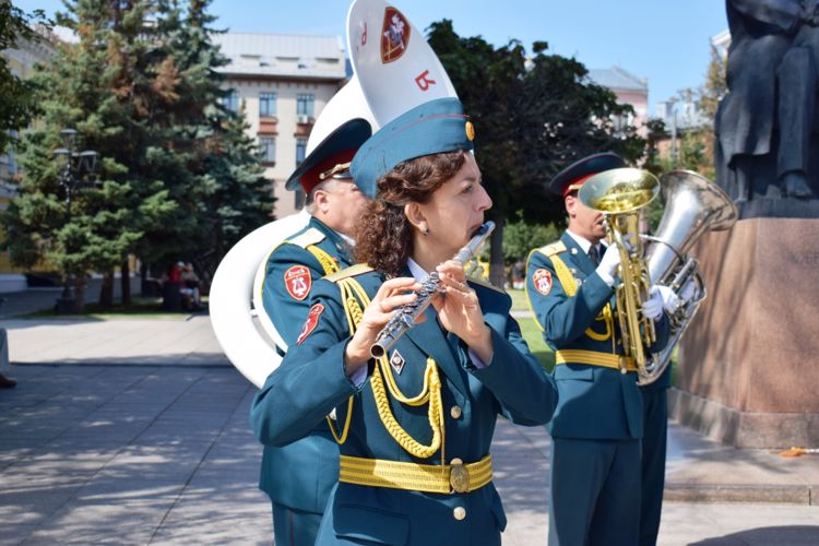 Оркестры Росгвардии поздравили жителей Нижнего Новгорода 802-летием города