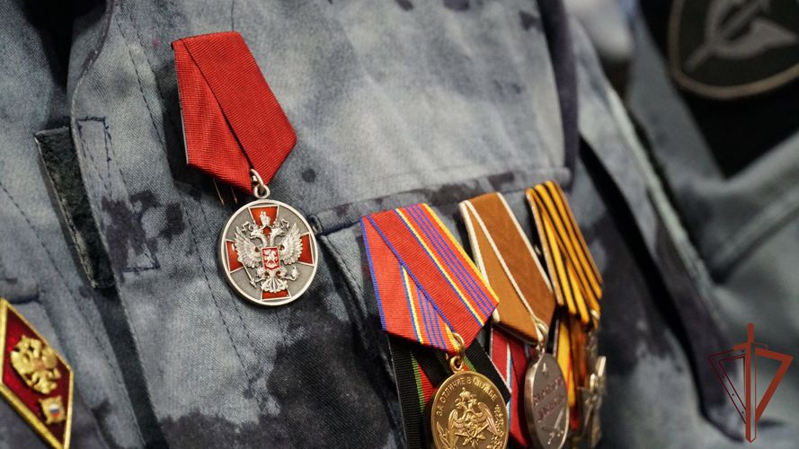 Росгвардейцам-участникам спецоперации вручены госнаграды в Пскове