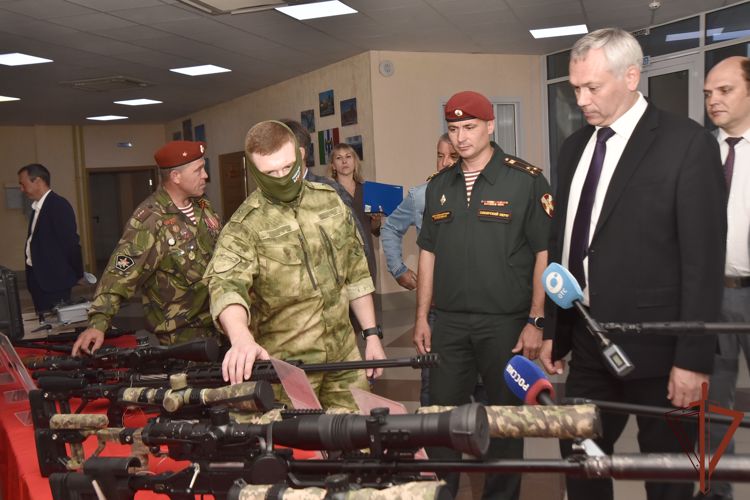 Губернатор Новосибирской области поблагодарил за службу бойцов спецназа Росгвардии