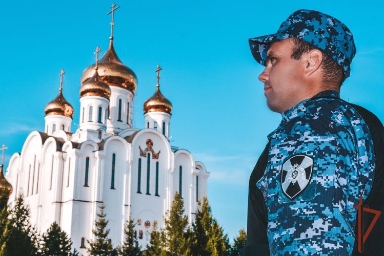 Росгвардия обеспечила правопорядок во время нахождения мощей Святого Георгия Победоносца в Коми