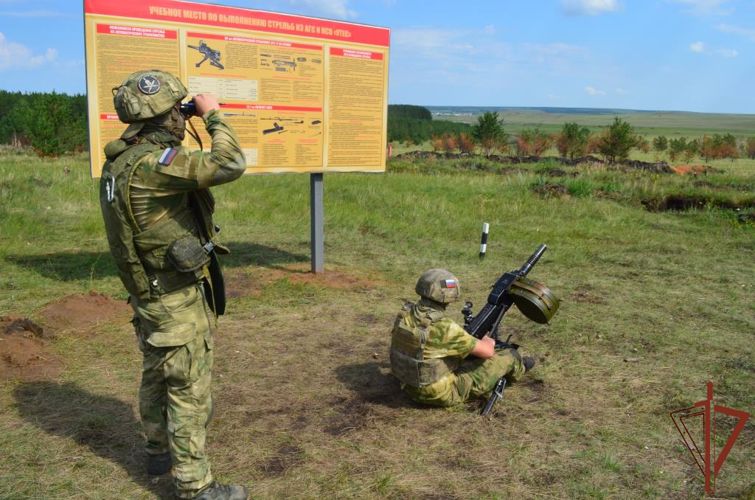 Учебные сборы с бойцами спецназа завершились в Уральском округе Росгвардии 