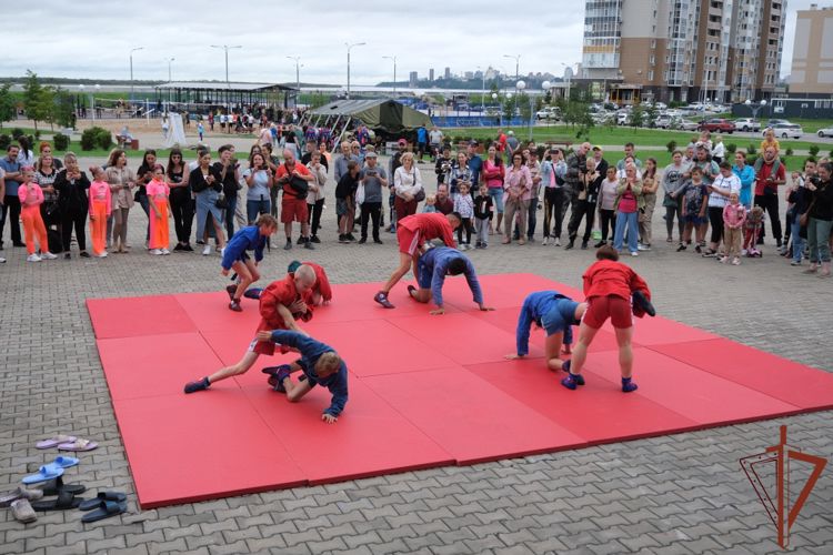 Росгвардейцы провели спортивный праздник в День физкультурника в Хабаровске