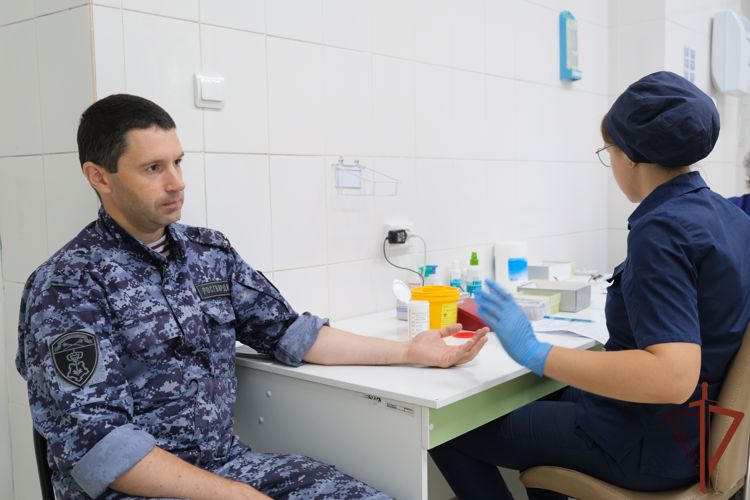 Росгвардейцы поддержали донорскую акцию «От сердца к сердцу» в Курске