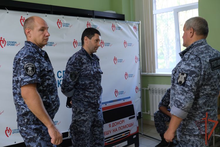 Росгвардейцы поддержали донорскую акцию «От сердца к сердцу» в Курске