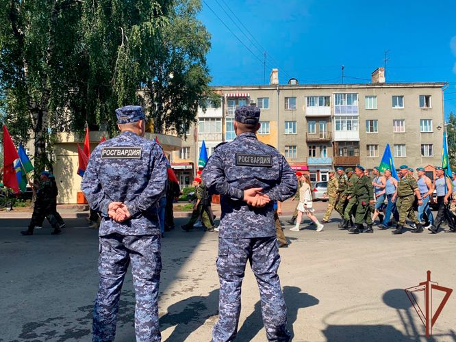 Росгвардия обеспечила  безопасность во время празднования Дня ВДВ в Сибири