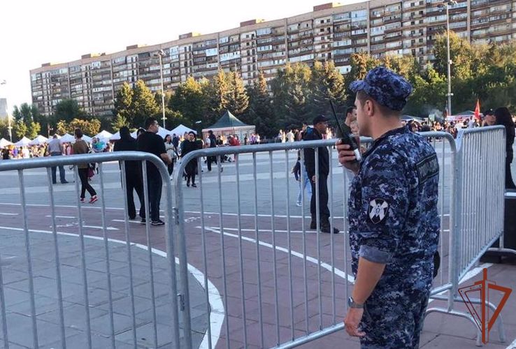 Росгвардейцы обеспечили безопасность мероприятий на Урале (видео)