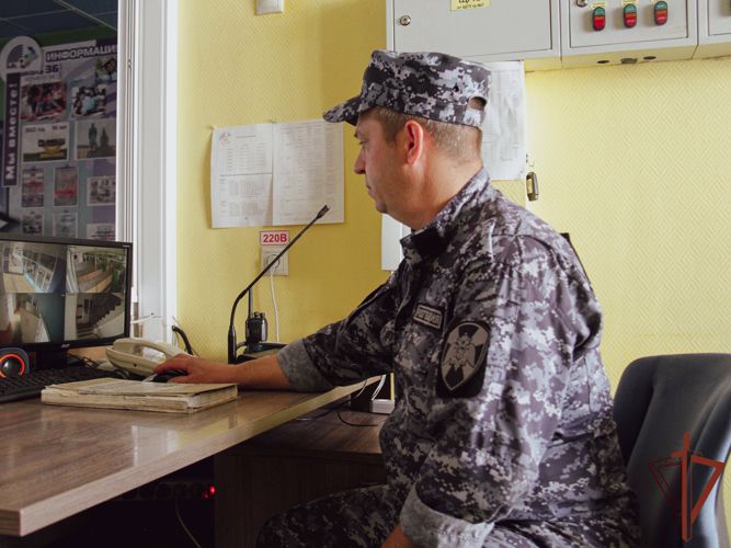 Росгвардия принимает участие в проверках безопасности образовательных учреждений Сибири