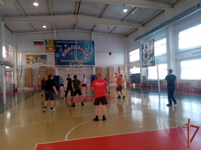 Спортивные турниры и фестивали в рамках всероссийского проекта «Зарядись энергией с Росгвардией» состоялись на Урале в День физкультурника (видео)