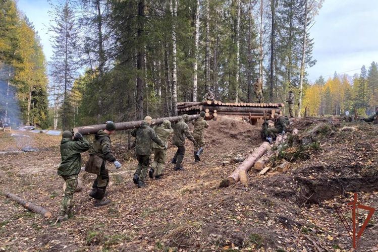 Военнослужащие отряда «Ратник» Росгвардии помогают в сохранении исторической памяти
